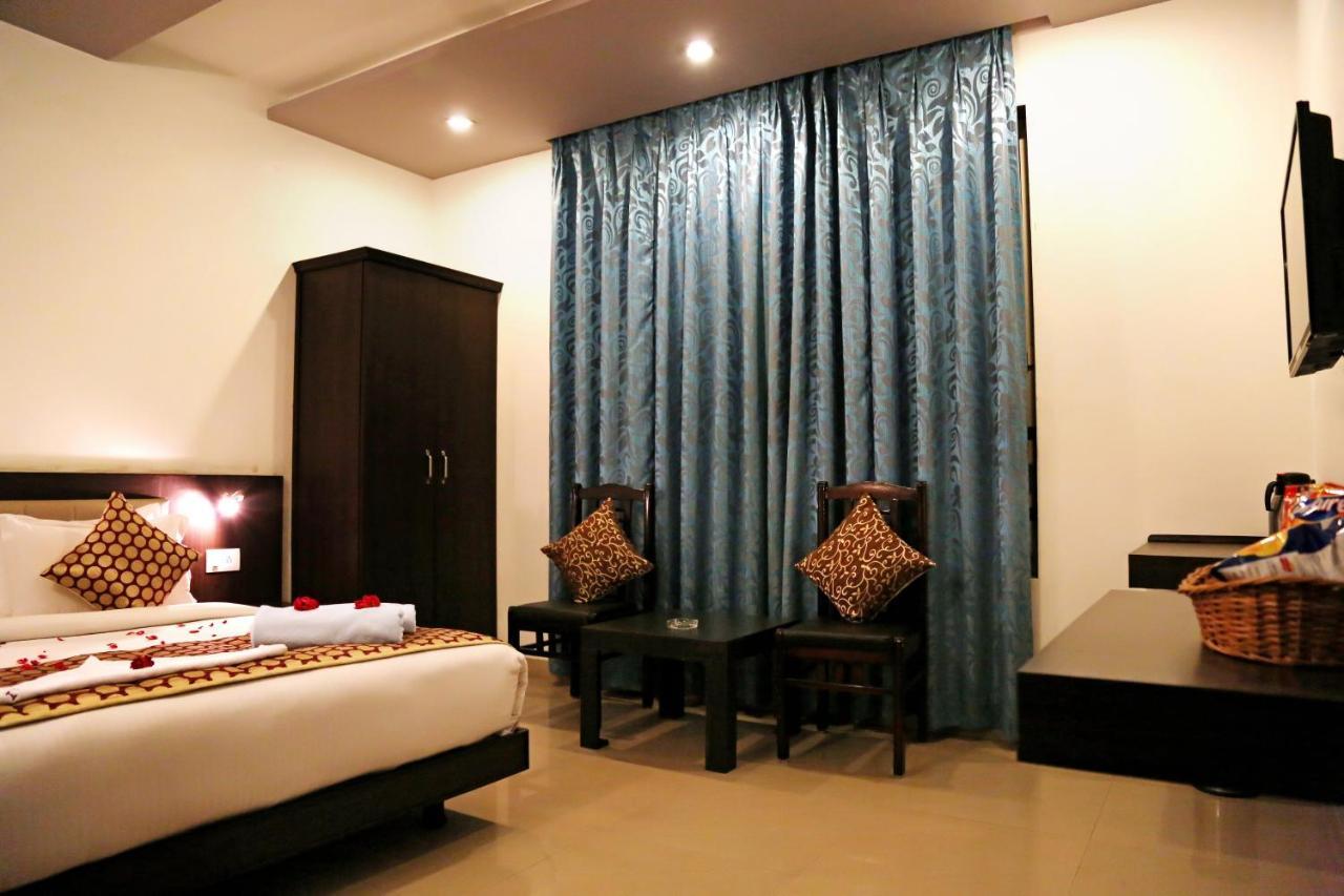 Narayans Leela Inn Udaipur Buitenkant foto