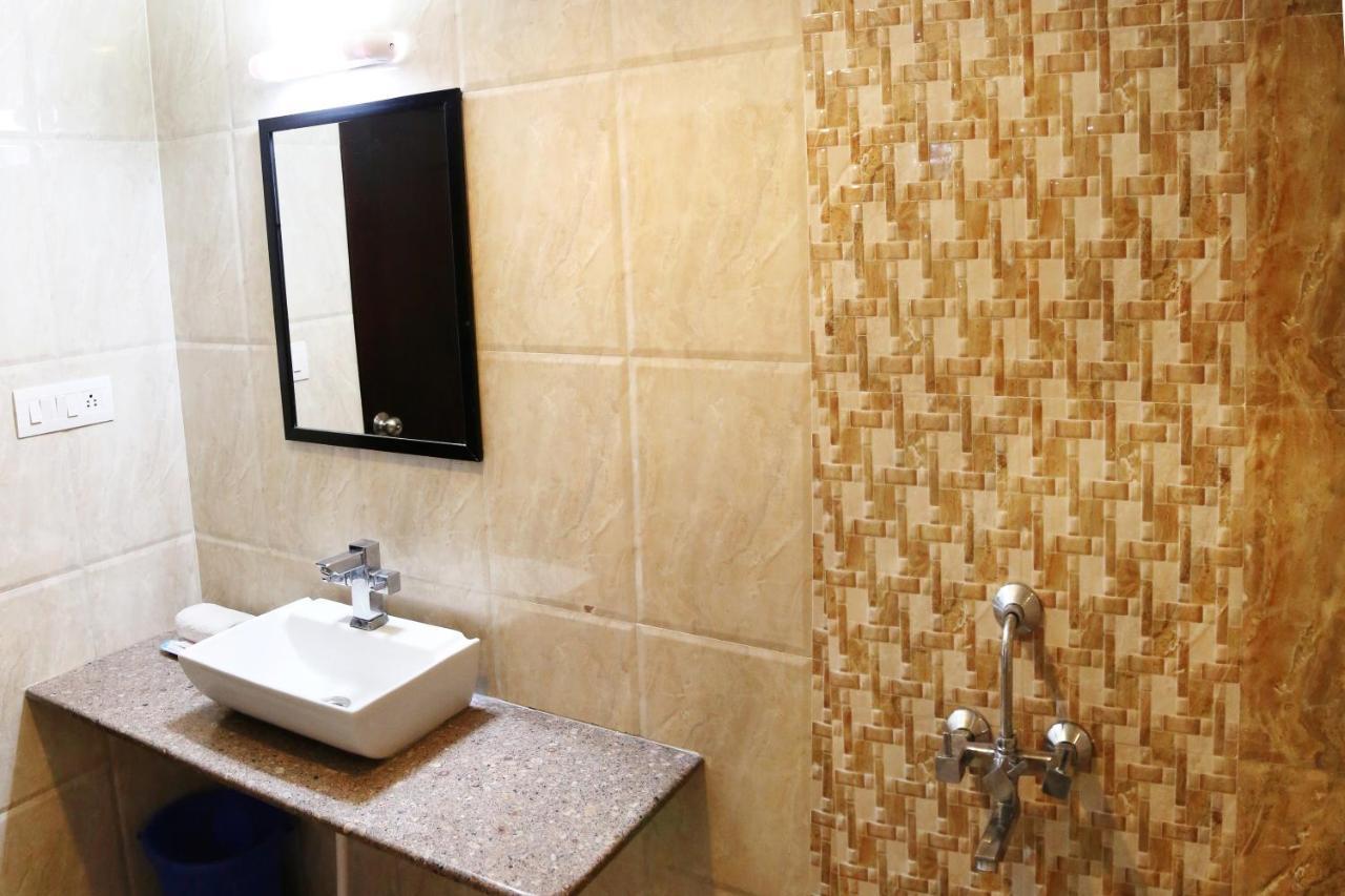 Narayans Leela Inn Udaipur Buitenkant foto