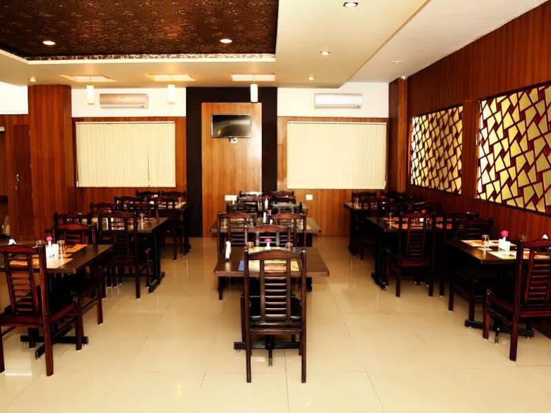 Narayans Leela Inn Udaipur Buitenkant foto